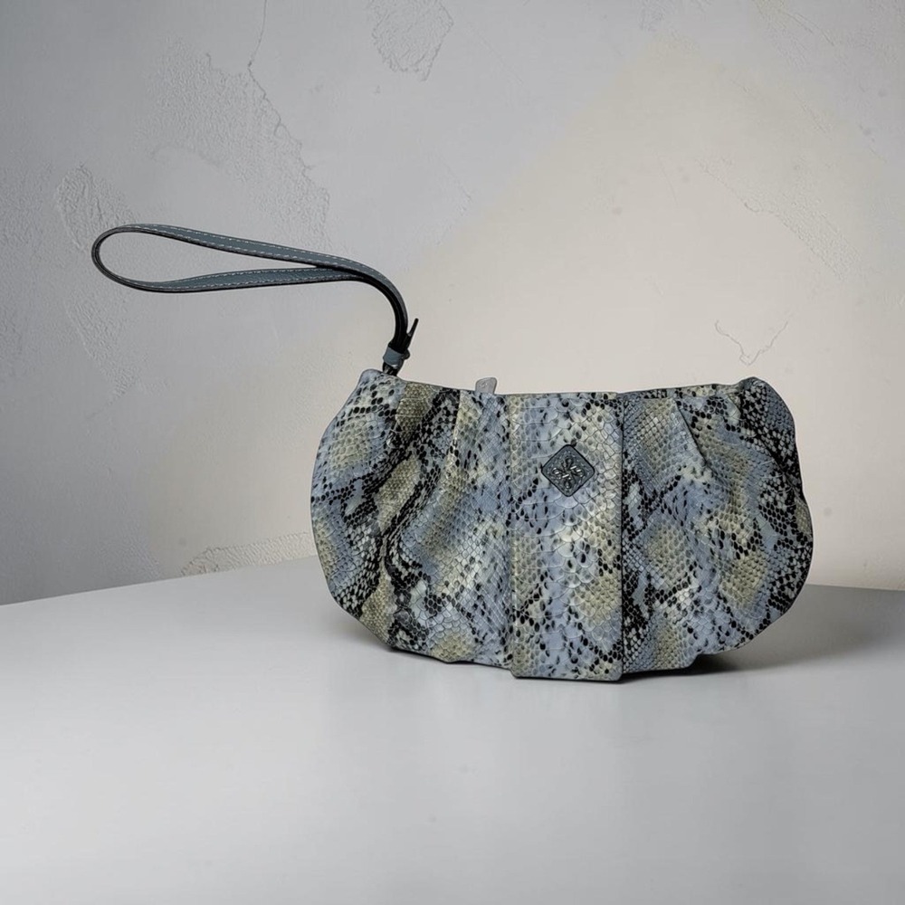 Simply Vera Vera Wang Wristlet Women Small Blue Grey Snakeskin Pleated Clutch
